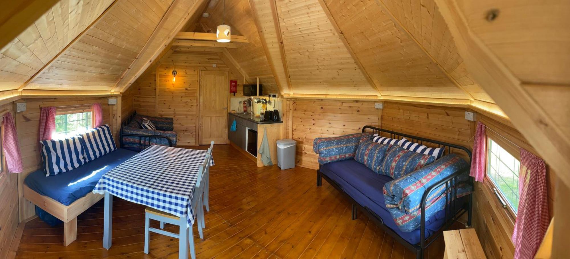 Holly Tree Glamping Cabins Wigglesworth Экстерьер фото